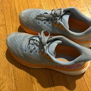 Hoka Clifton 9